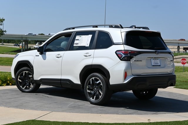 2025 Subaru Forester Premium photo 5
