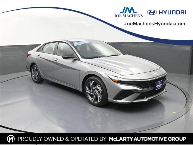 2025 Hyundai Elantra Base's photo