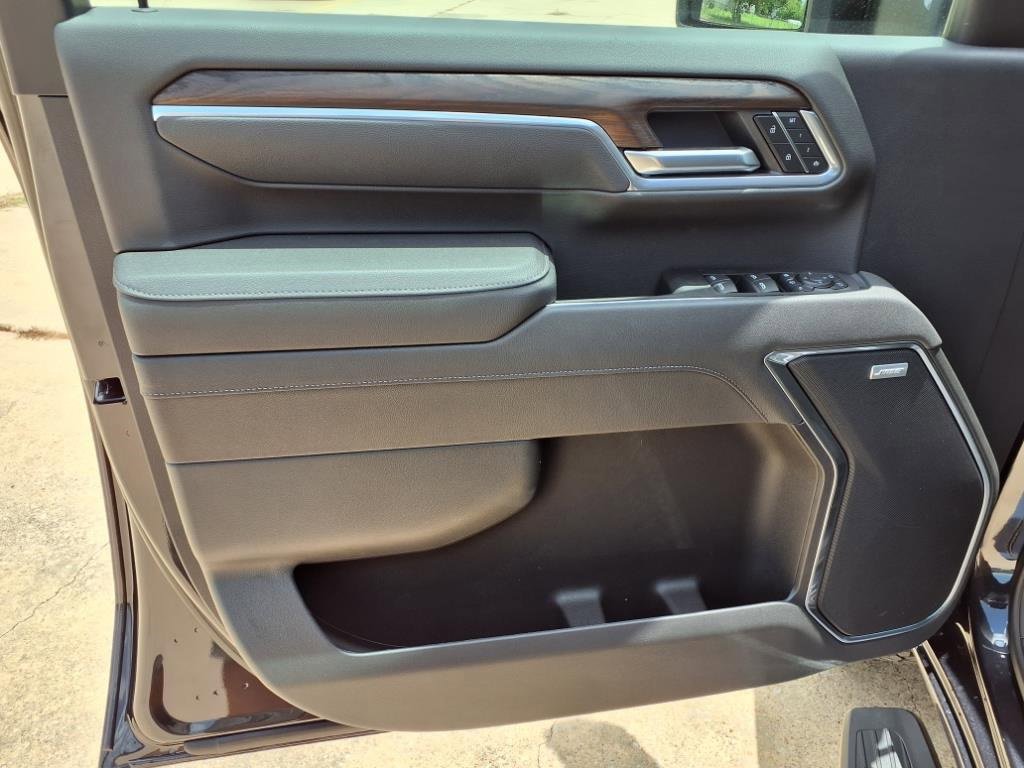 New 2025 Titanium Rush Metallic GMC SLT image 15
