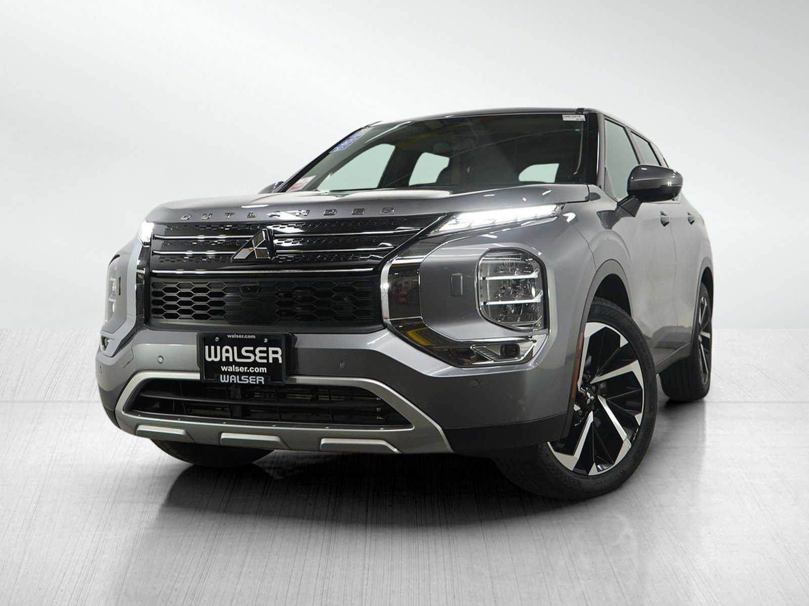 2022 Mitsubishi Outlander SE's photo