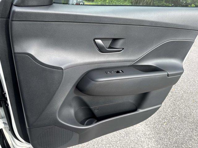 2026 Hyundai Kona SEL photo 10