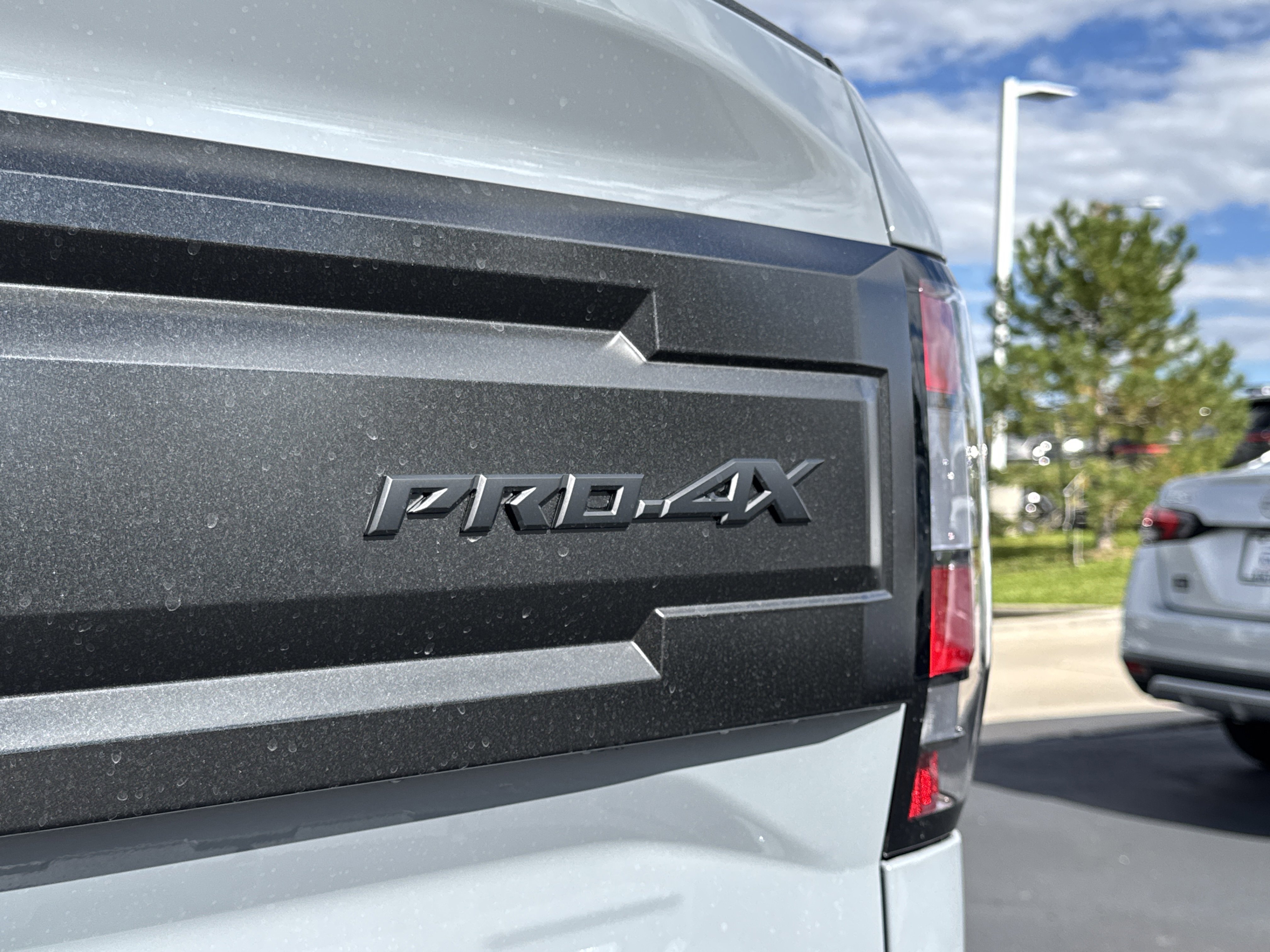 2025 Nissan Frontier PRO-4X photo 3