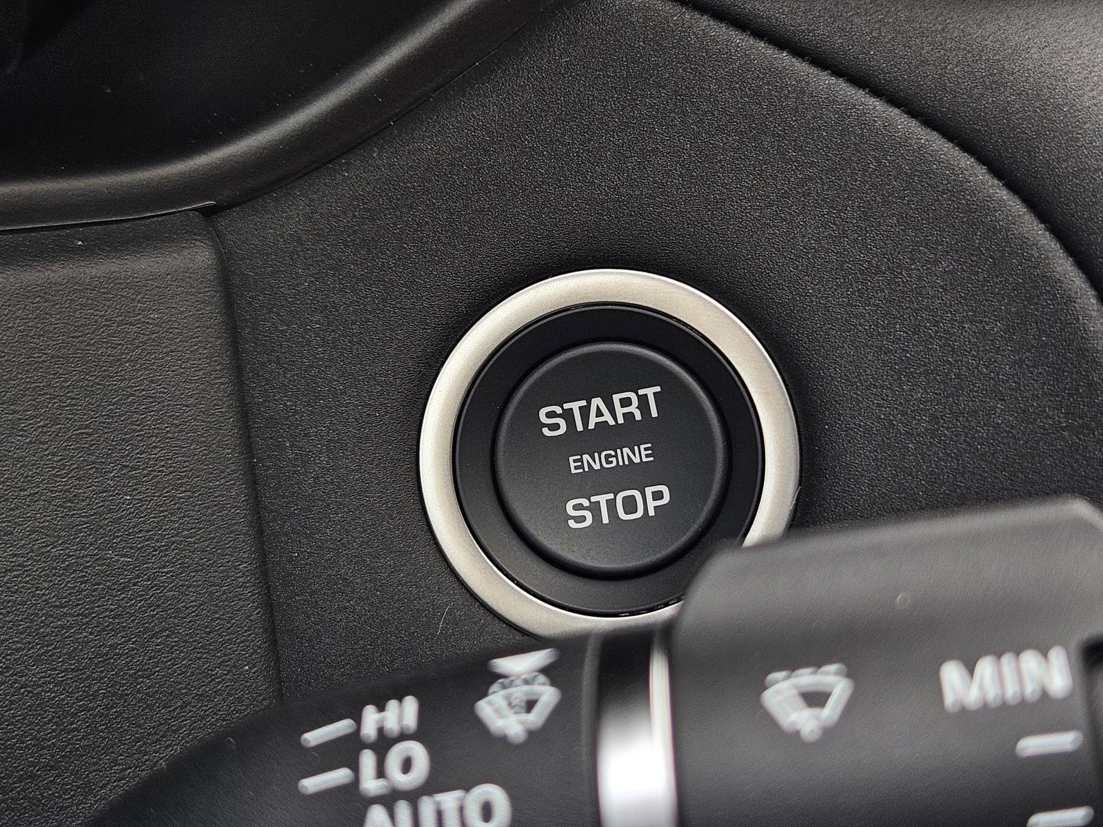 2026 Land Rover Range Rover Velar SE photo 17