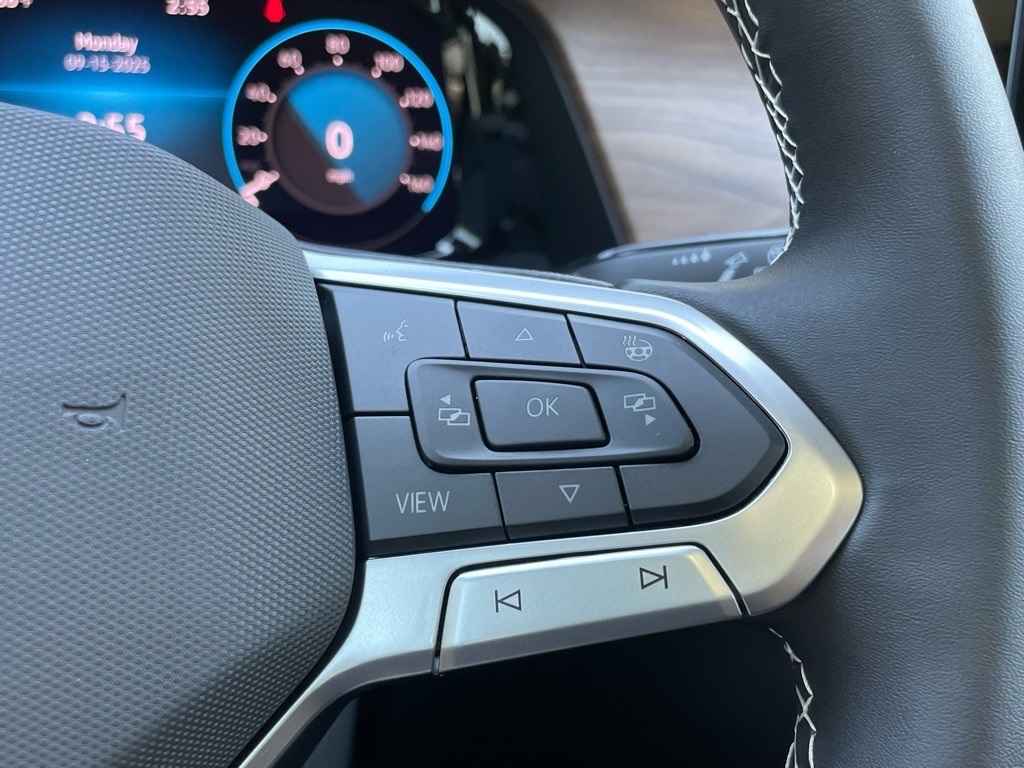 2026 Volkswagen Atlas SE Technology photo 4