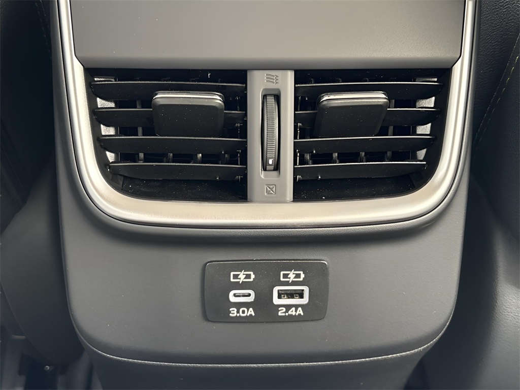 2025 Subaru Outback Onyx Edition photo 7