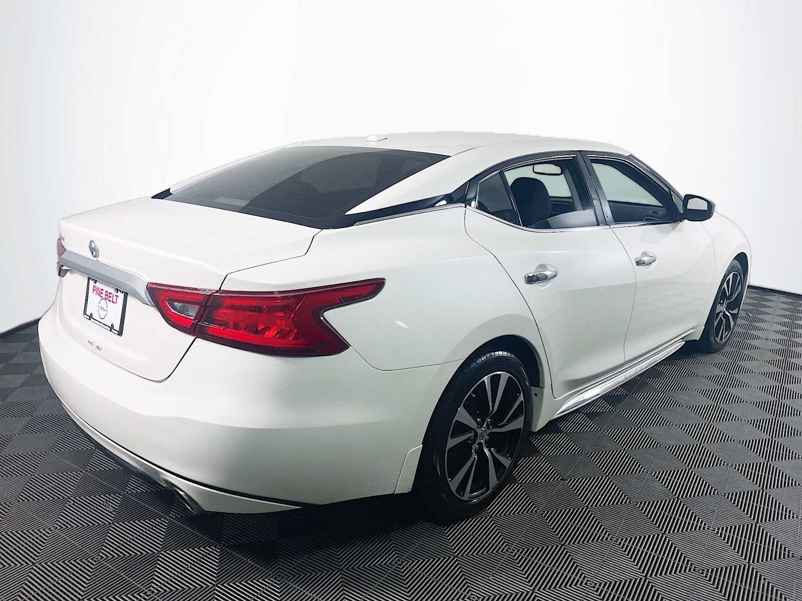 2018 Nissan Maxima S photo 4