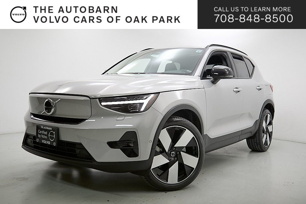 2023 VOLVO XC40 - Image 31
