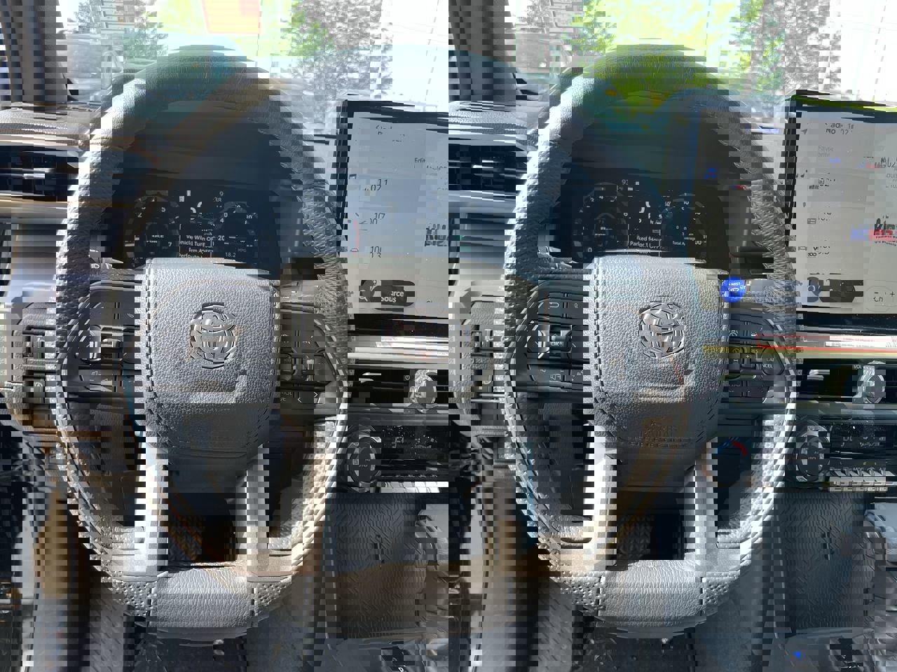 2024 Toyota Tacoma TRD Off-Road photo 13