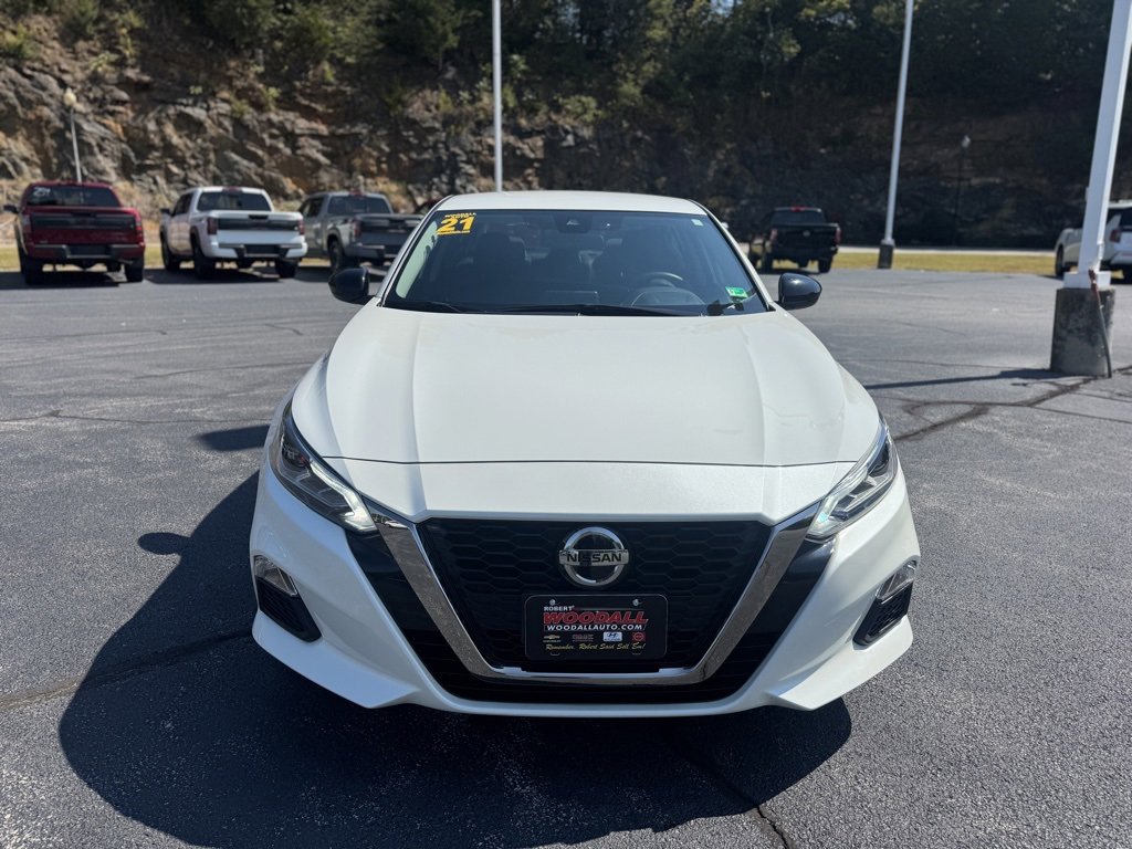 2021 Nissan Altima 2.5 SR photo 2