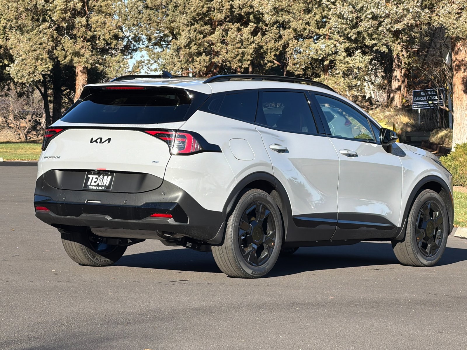 2026 Kia Sportage Plug-In Hybrid X-Line photo 3