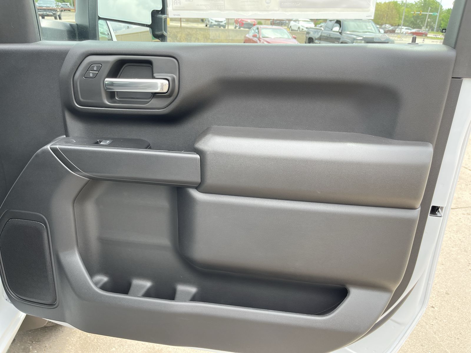 2025 Chevrolet Silverado 2500HD photo 4