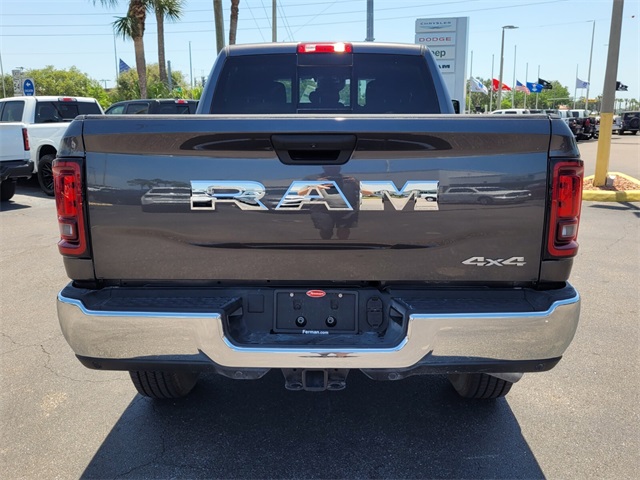 2025 Ram 2500 Tradesman photo 2