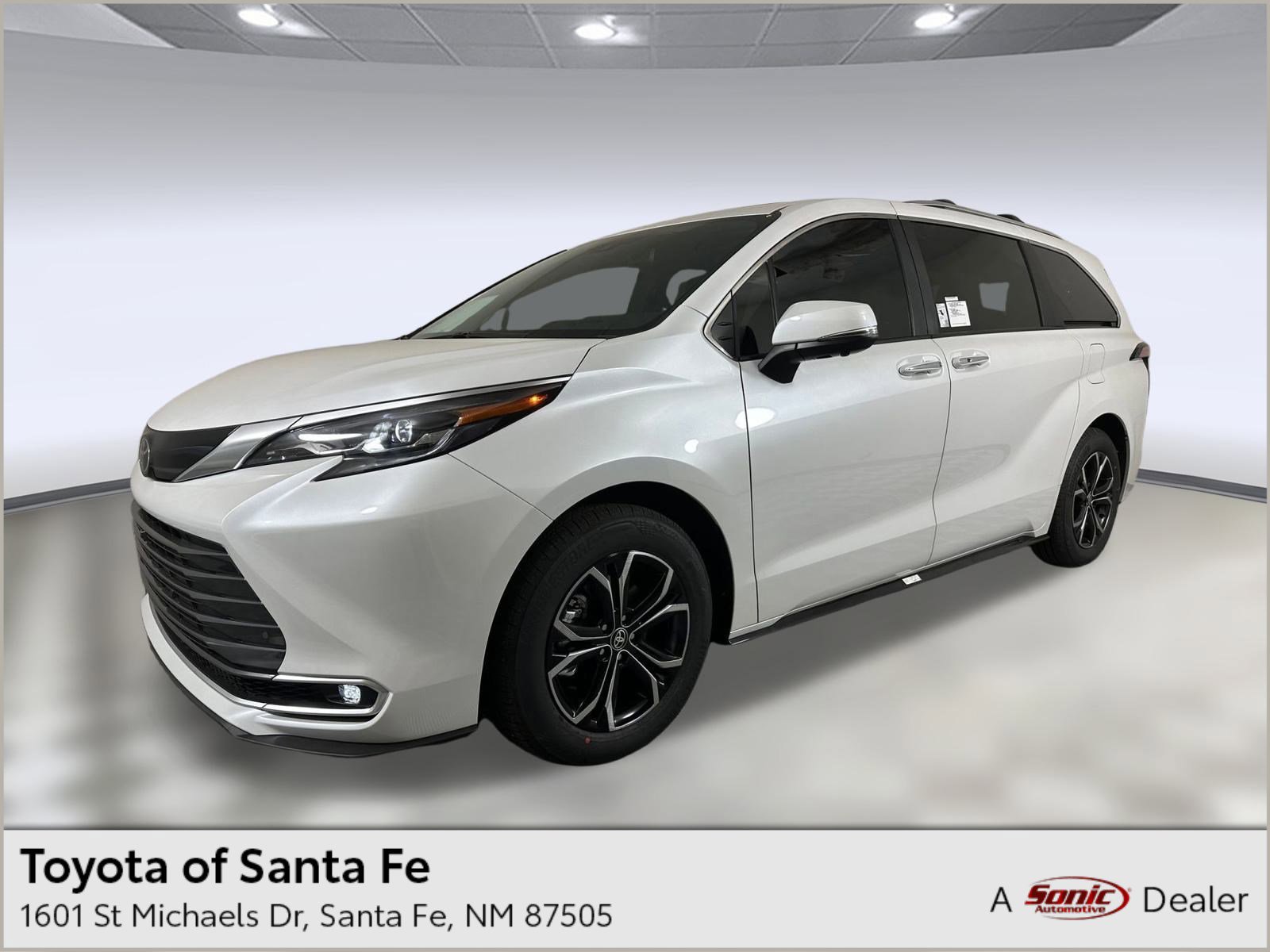2026 Toyota Sienna Platinum's photo