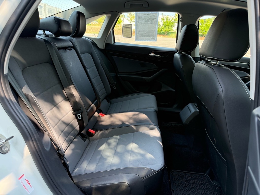 2025 Volkswagen Jetta SE photo 7