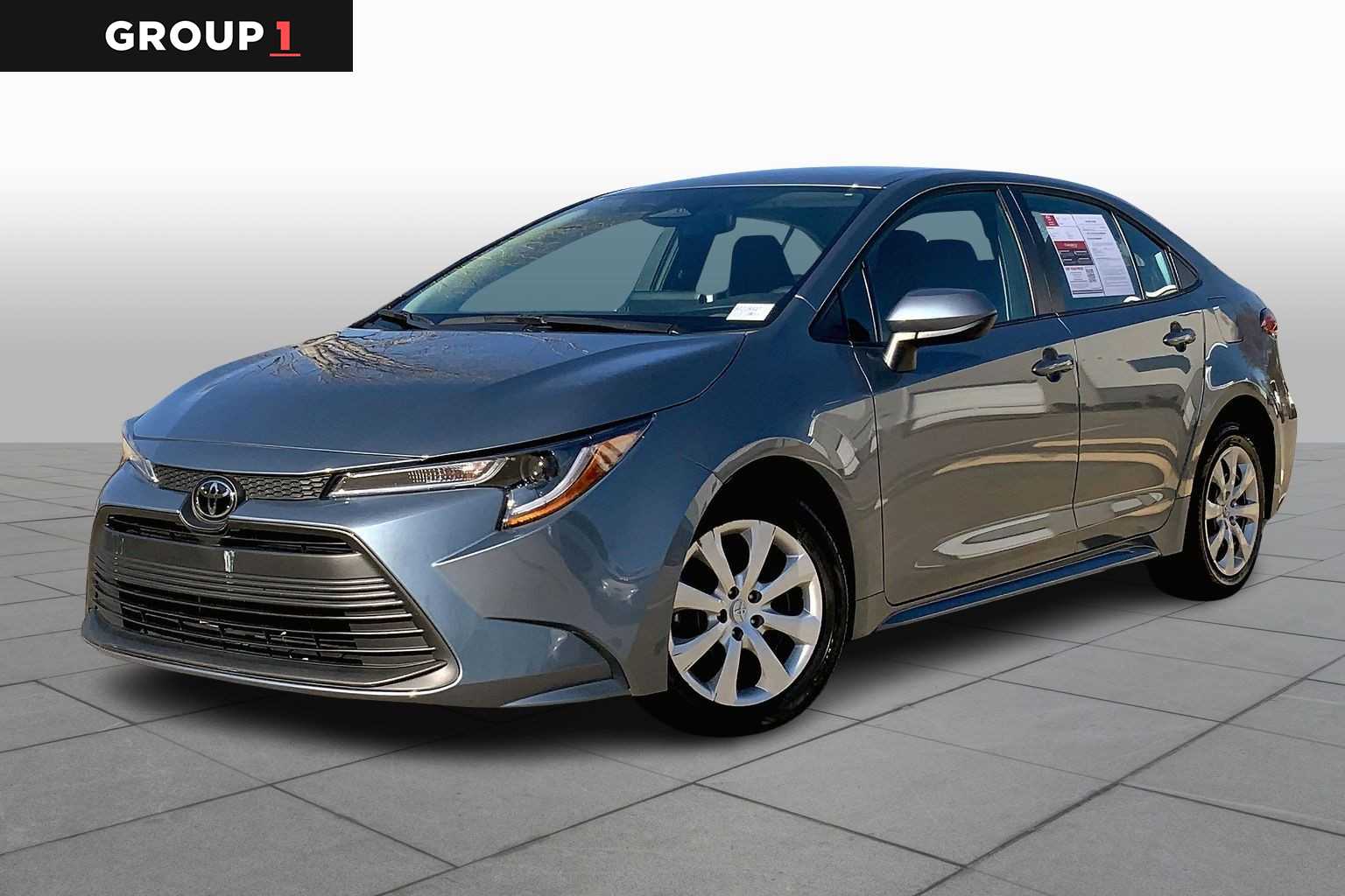 2025 Toyota Corolla LE's photo