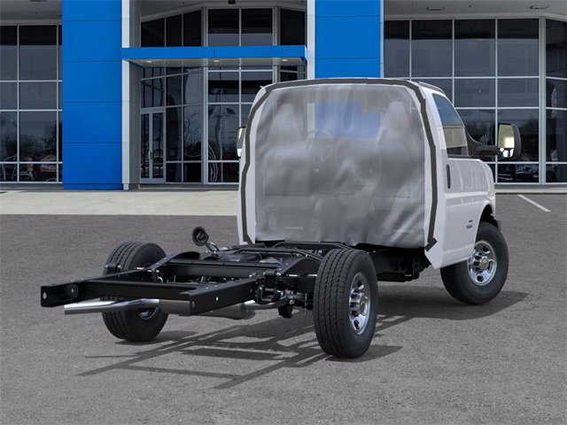 2025 Chevrolet Express Cutaway 3500 photo 4