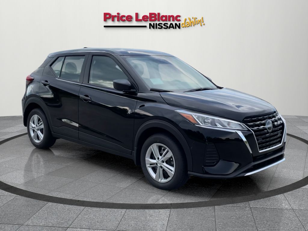 2025 Nissan KICKS PLAY Base's photo