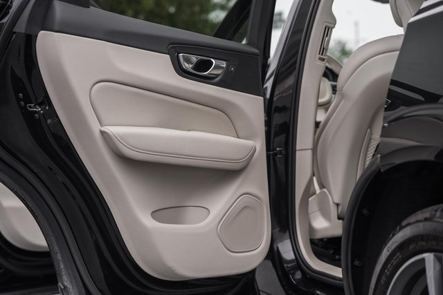 2019 Volvo XC60 T5 Momentum photo 31