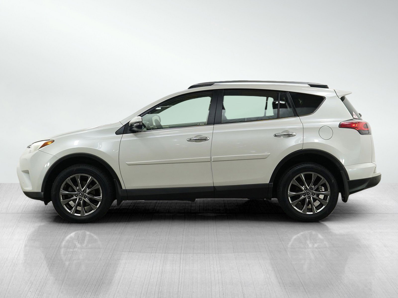 2017 Toyota RAV4 Limited photo 2