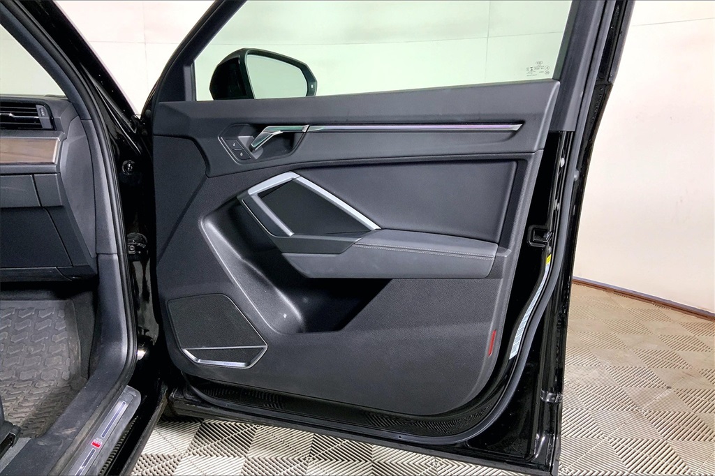 2021 Audi Q3 S line Premium Plus photo 23
