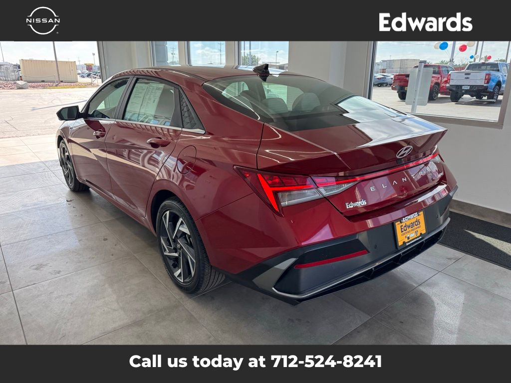 2024 Hyundai Elantra Limited photo 6
