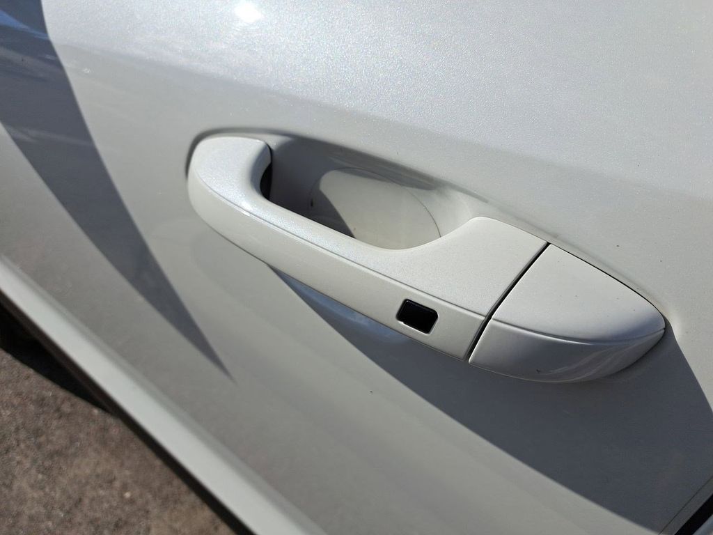2024 Kia Niro EX photo 8