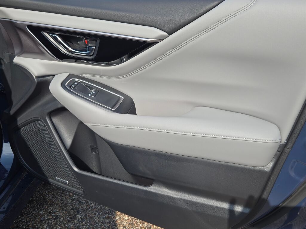 2025 Subaru Legacy Limited photo 4