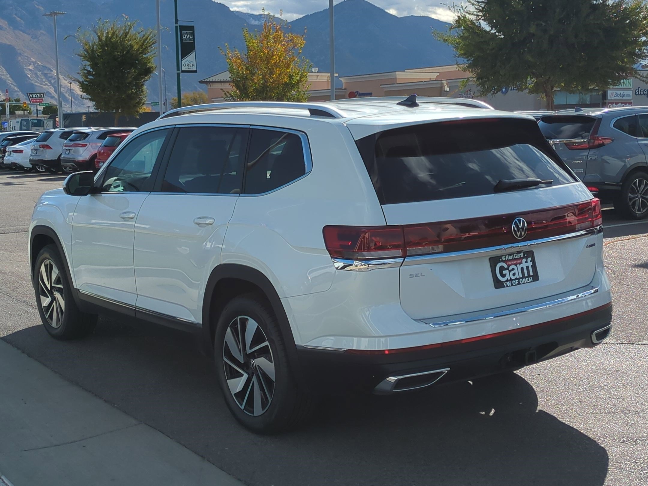 2026 Volkswagen Atlas SEL photo 3