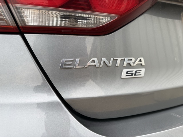 2017 Hyundai Elantra SE photo 9
