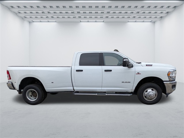 2023 Ram 3500 Big Horn photo 3