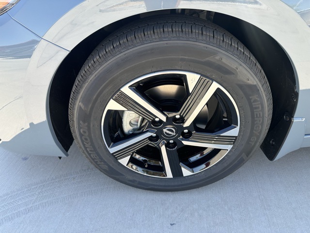 2025 Nissan Sentra SV photo 30