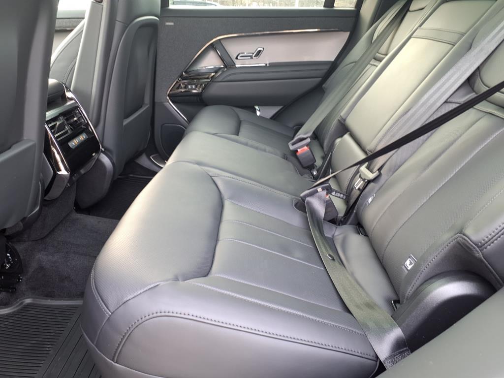 2025 Land Rover Range Rover Sport SE photo 5