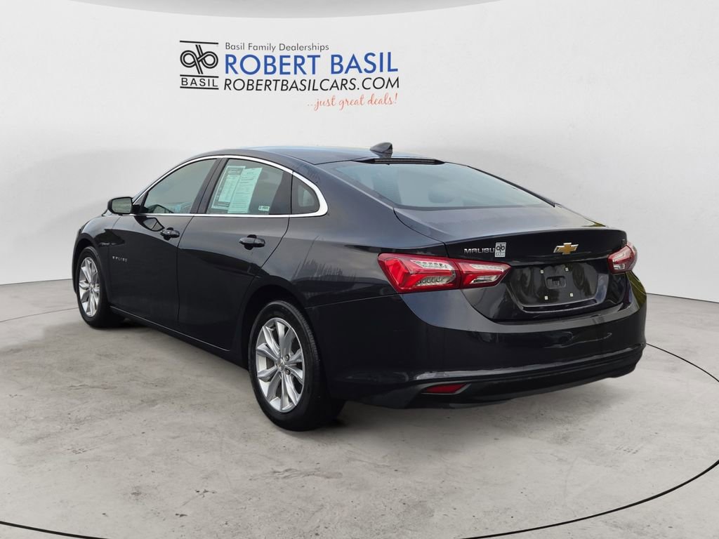 2022 Chevrolet Malibu 1LT photo 2