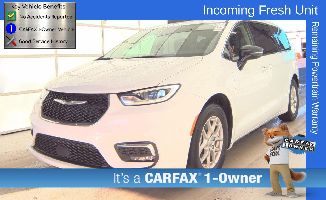 2024 Chrysler Pacifica Touring L's photo