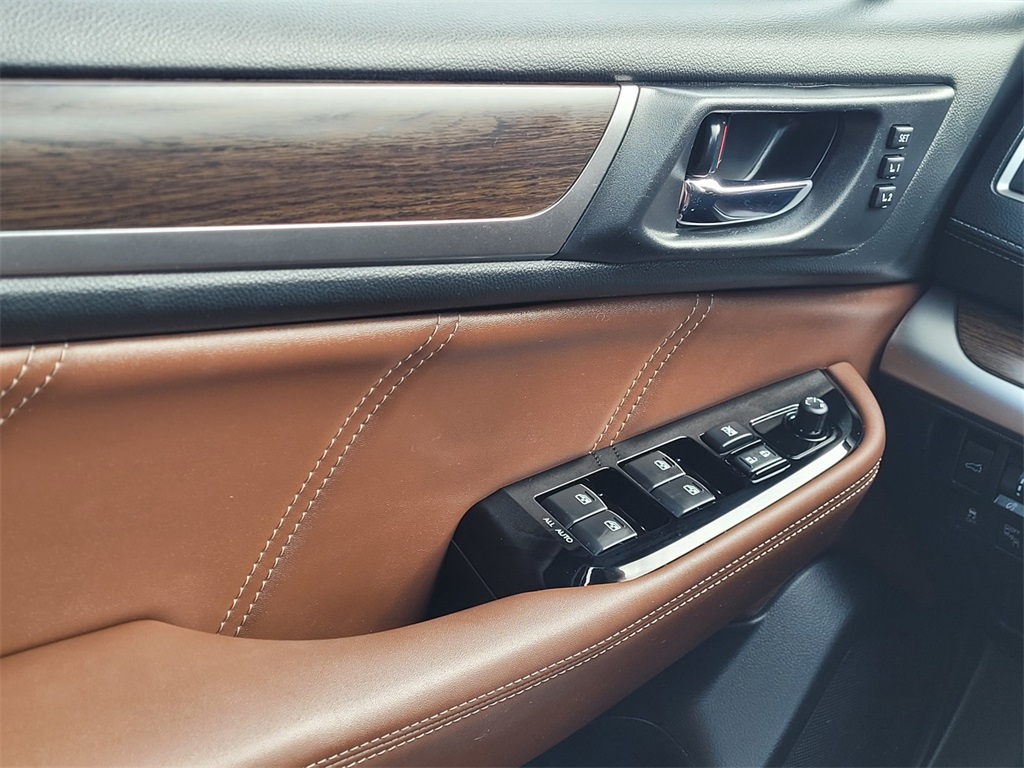 2018 Subaru Outback Touring photo 28