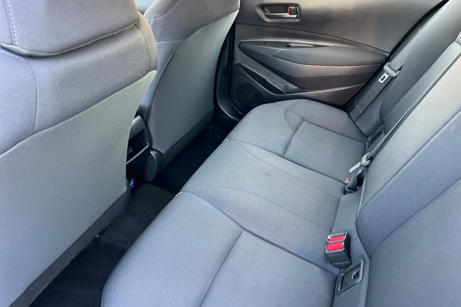 2022 Toyota Corolla LE photo 11