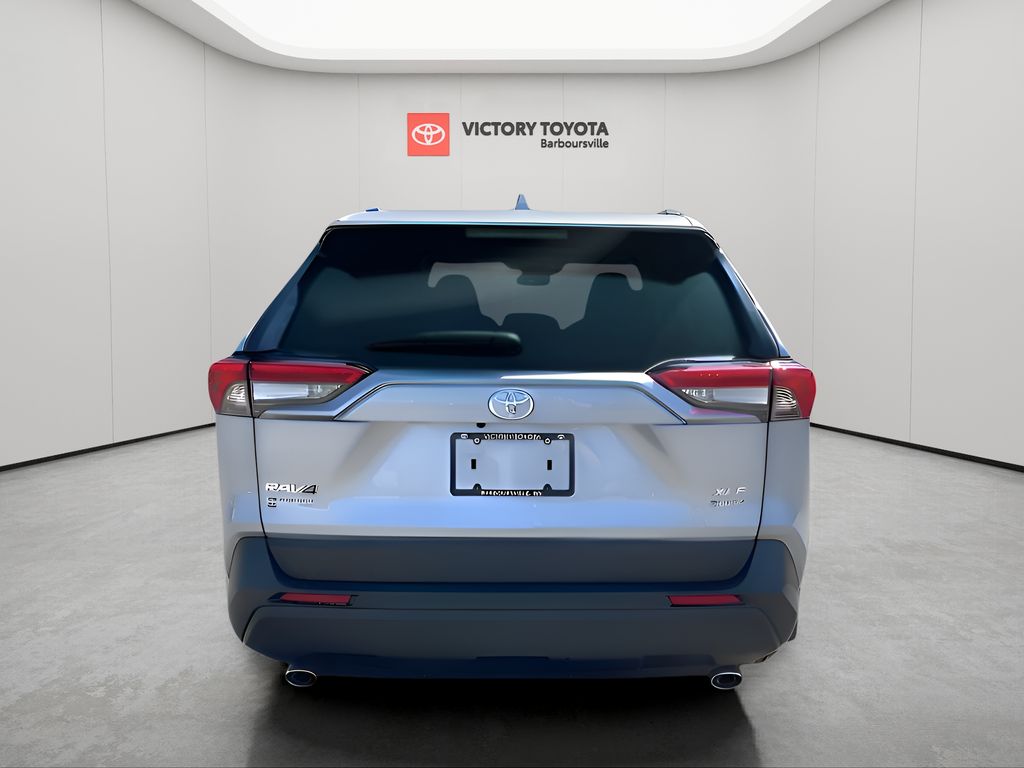 2025 Toyota RAV4 Hybrid XLE photo 4