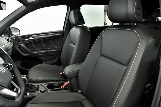 2023 Volkswagen Tiguan SE R-Line Black photo 7