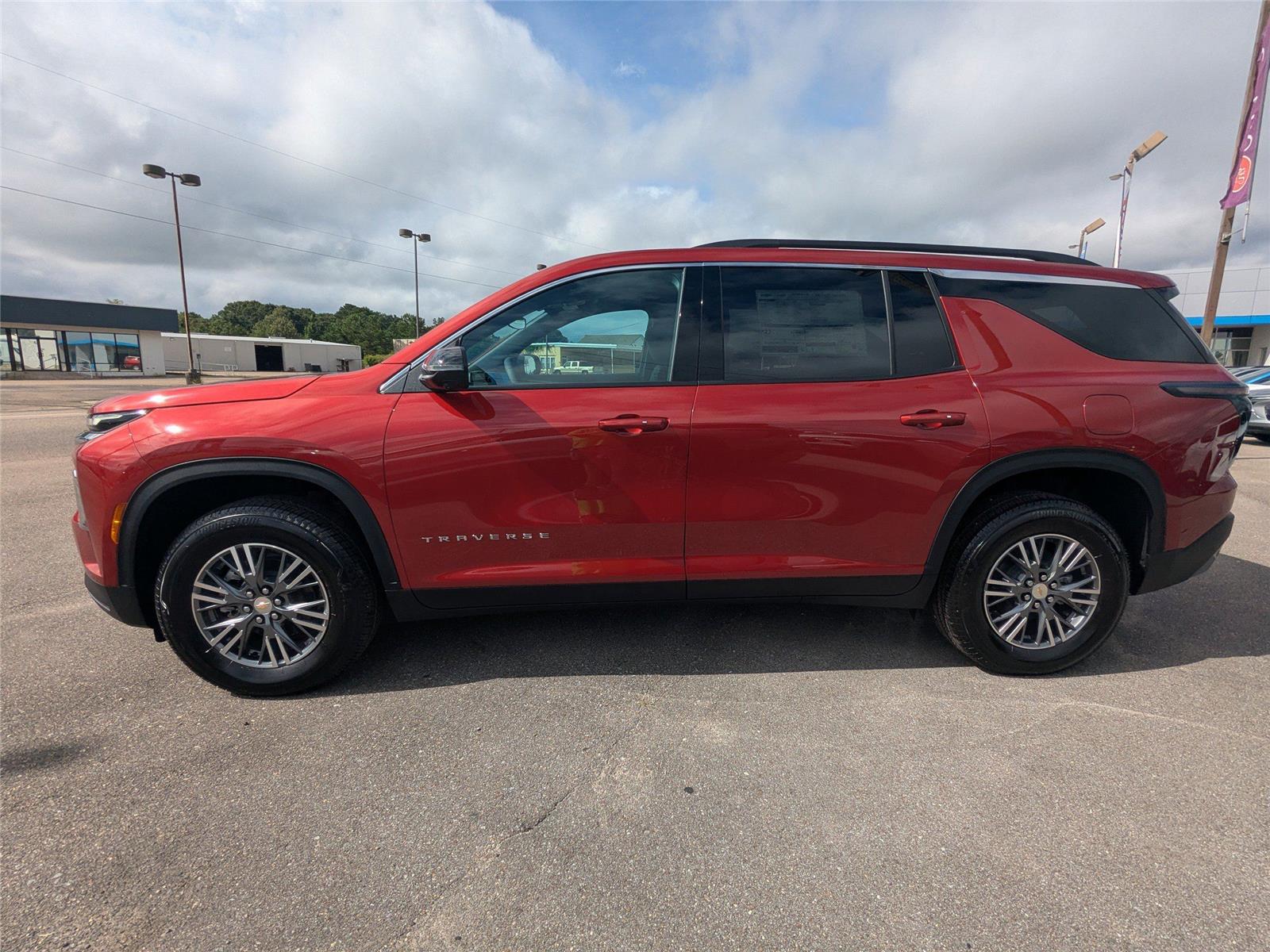 2025 Chevrolet Traverse photo 4