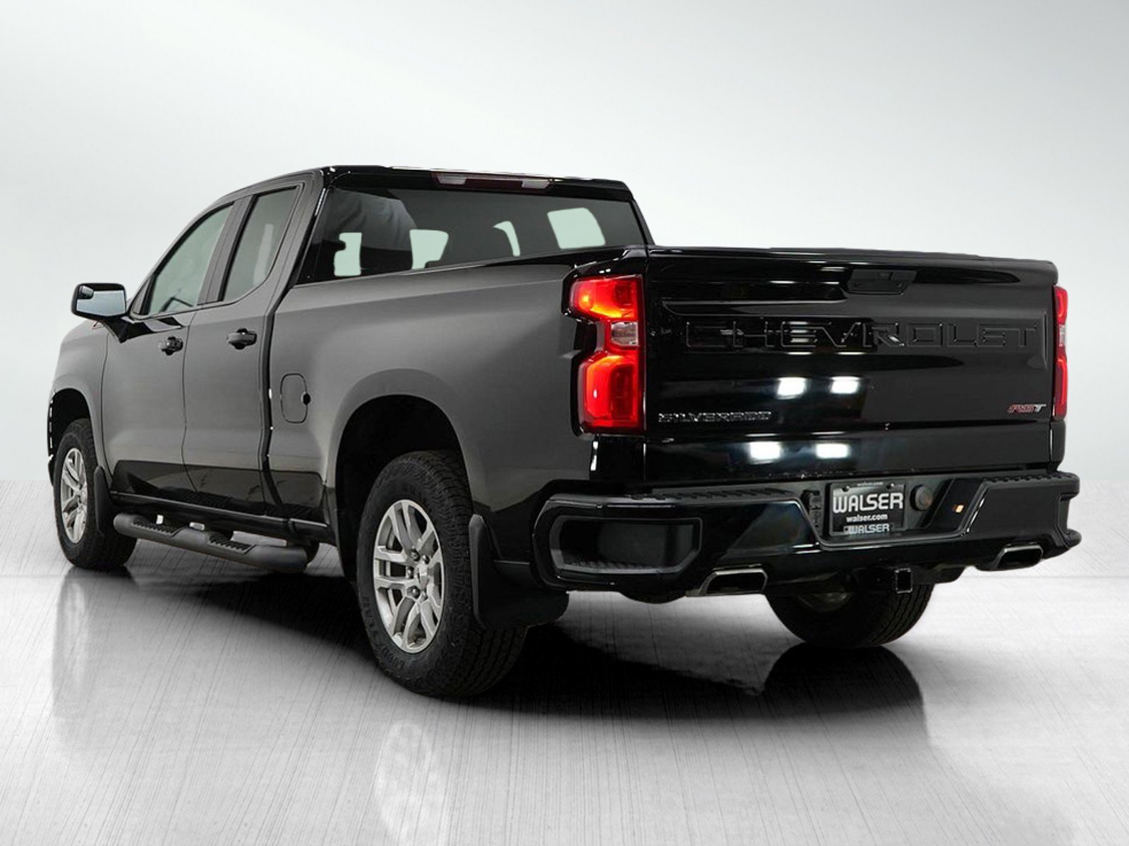 2020 Chevrolet Silverado 1500 RST photo 3