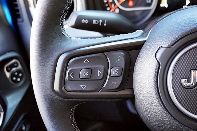 New 2025 Hydro Blue Pearl-Coat Exterior Paint Jeep Sport S image 42