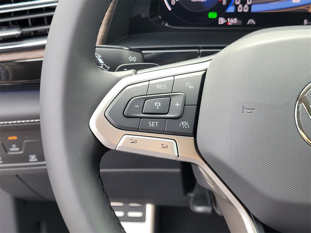 2026 Volkswagen Atlas SEL Premium R-Line photo 11