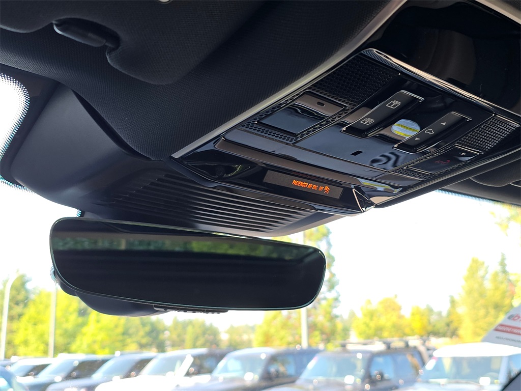 2025 Land Rover Range Rover Sport SE photo 15