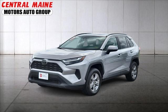 2024 Toyota RAV4 XLE's photo