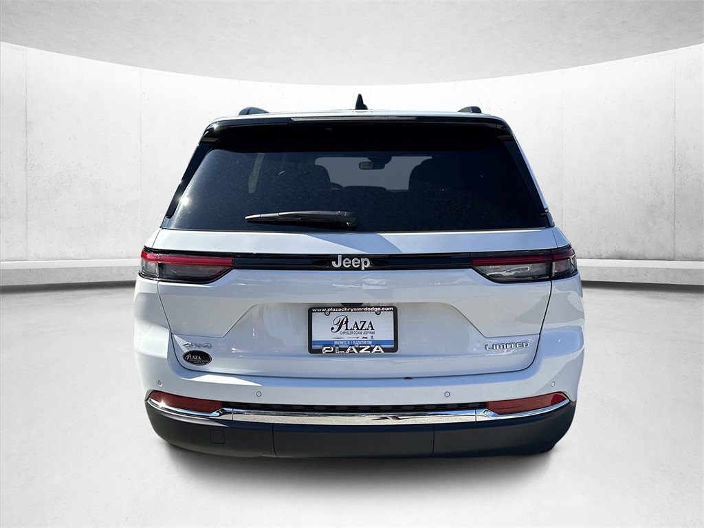 2025 Jeep Grand Cherokee Limited photo 3