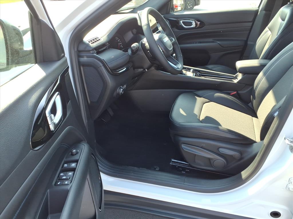 2026 Jeep Compass Latitude photo 15