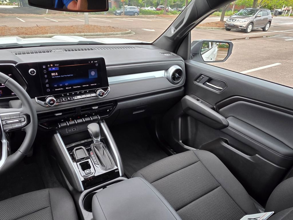 2025 Chevrolet Colorado Work Truck LT photo 27