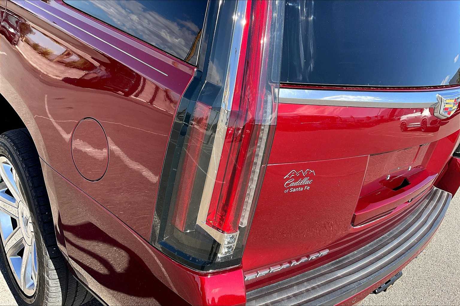 2017 Cadillac Escalade Luxury photo 27