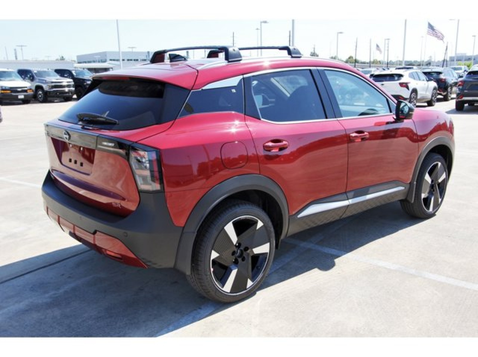 2026 Nissan Kicks SR photo 4