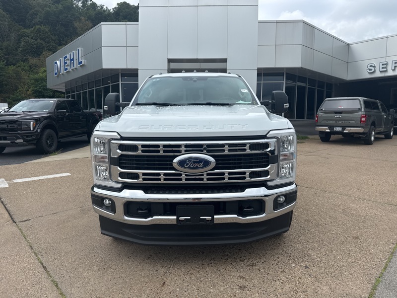 2025 Ford F-350 XL photo 2